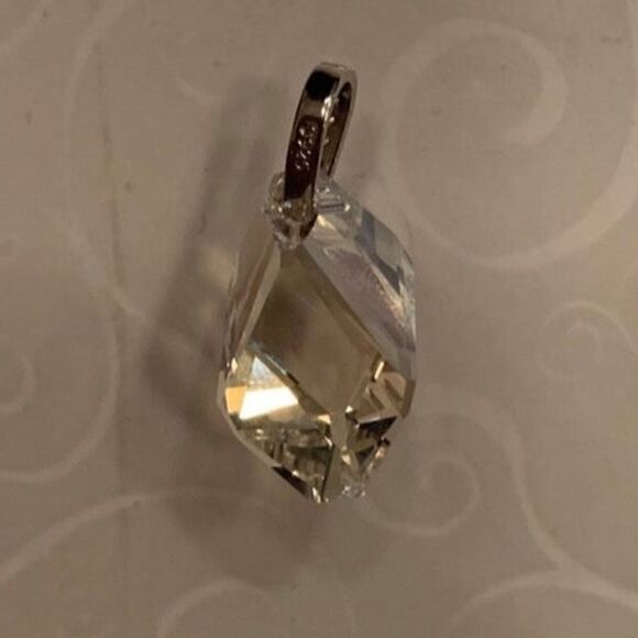 CRYSTAL & Silver Pendant Choker - Picture 3 of 11